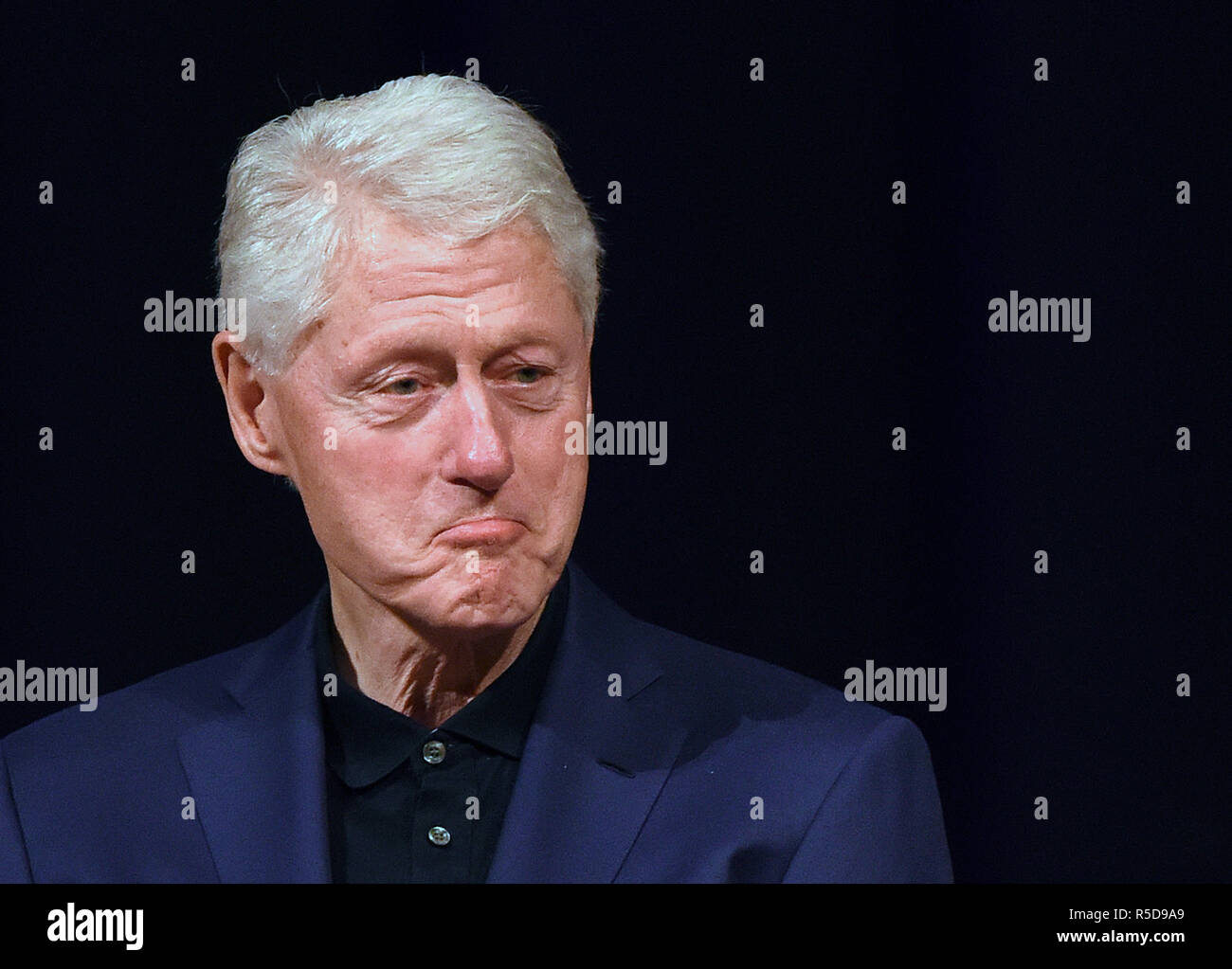 November 30, 2018 - Winter Park, Florida, United States - Former U.S. President Bill Clinton discusses his book 'The President is Missing', co-written with author James Patterson, before an audience during the Orlando SentinelÕs Unscripted presents Bill Clinton and James Patterson in partnership with WriterÕs Block Book Store on November 30, 2018 at Winter Park High School in Winter Park, Florida. (Paul Hennessy/Alamy) Stock Photo