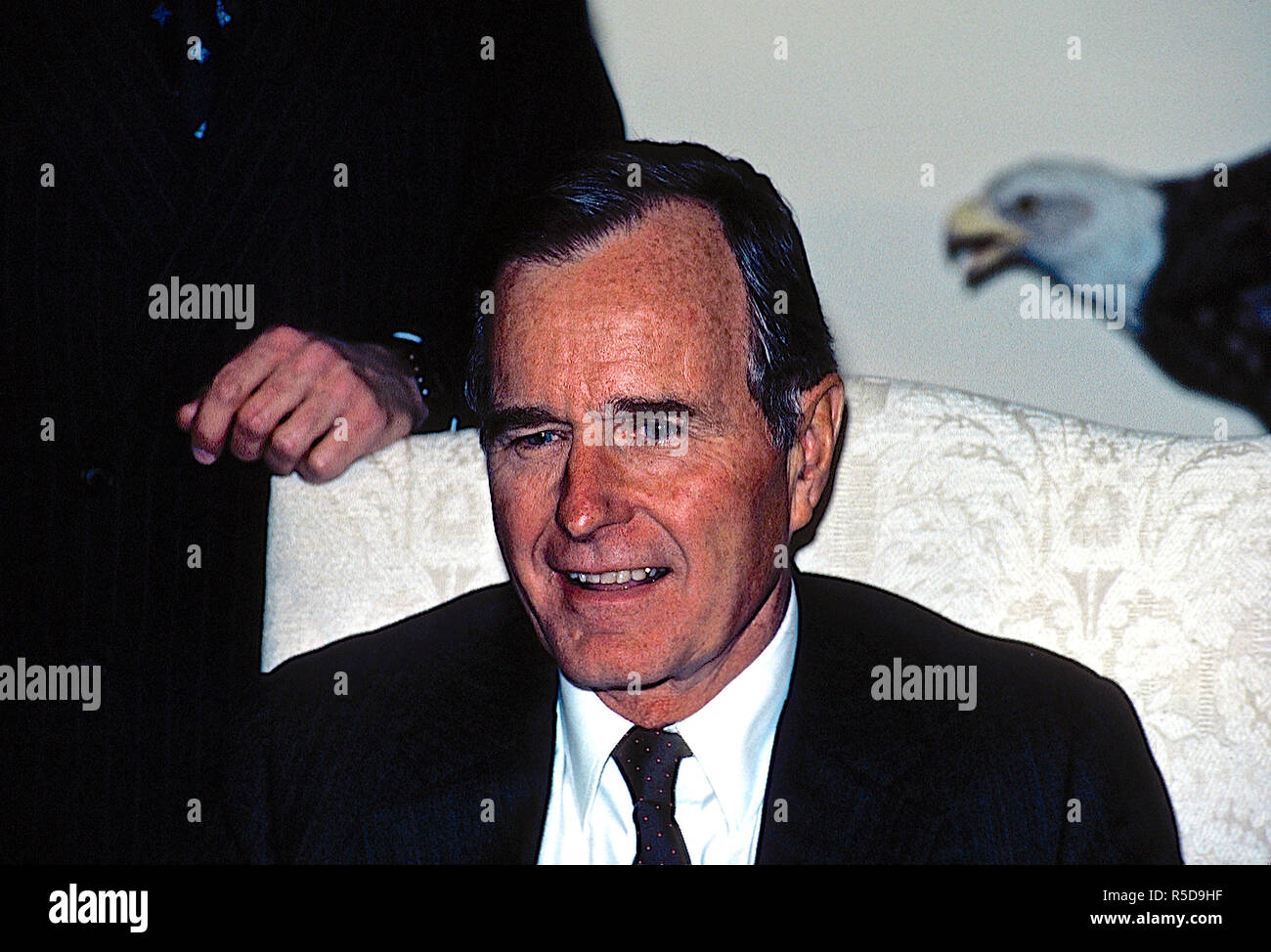 30 November 2018. ***FILE PHOTO*** George H.W. Bush Has Passed Away Washington, DC., USA, Janaury 22, 1985 Vice-President George H.W. Bush is seated in armchair in the Oval Office of the White House. Credit: Mark Reinstein/MediaPunch Credit: MediaPunch Inc/17�Թ����� Live News Credit: MediaPunch Inc/17�Թ����� Live News Credit: MediaPunch Inc/17�Թ����� Live News Stock Photo