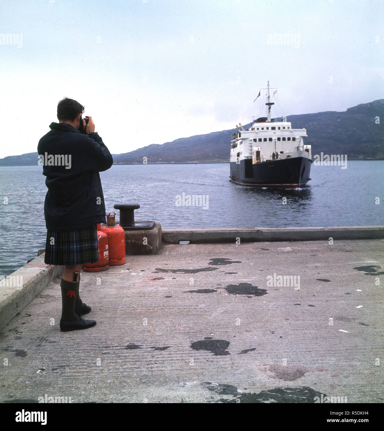 Scottish man kilt hi-res stock photography and images - Alamy