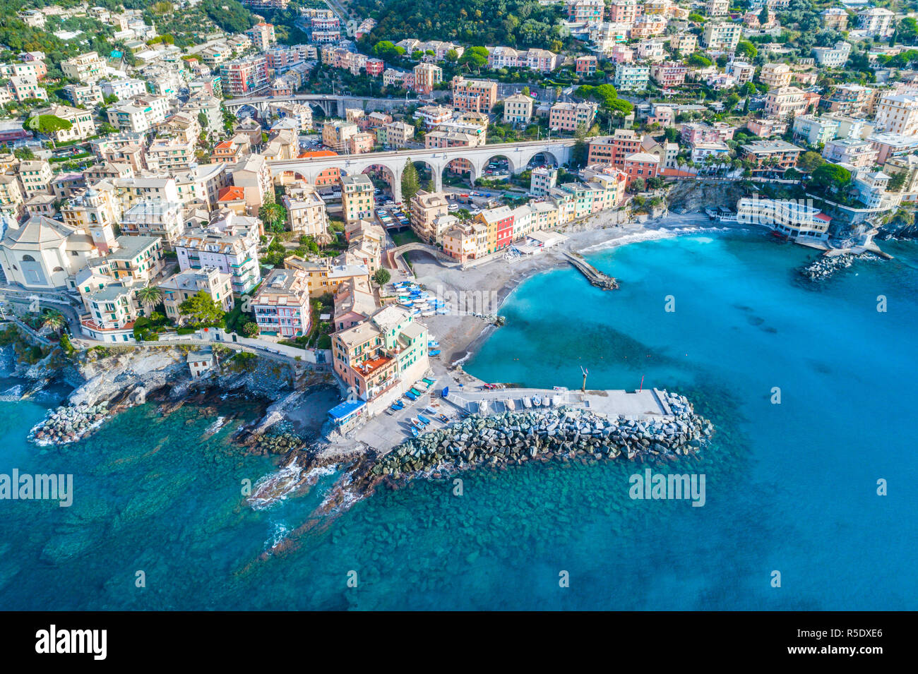View of Bogliasco. Bogliasco is a ancient fishing village in Italy, Genoa,  Liguria. Mediterranean Sea, sandy beach and architecture of Bogliasco town  Stock Photo - Alamy, image size:1300x955