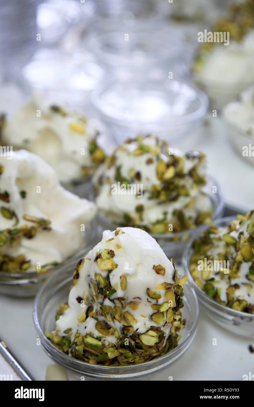 Damascus syria syrian ice cream hires stock photography and images Alamy