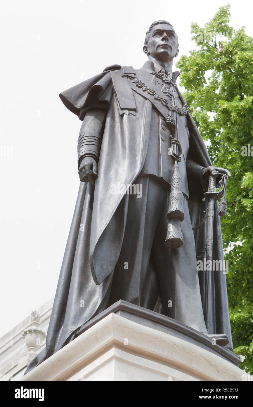 Statue of King George 6th of Great Britain, in the Mall, Westminster,London,UK. George Vl occupied the British throne from 1936 to his death in 1952. Stock Photo