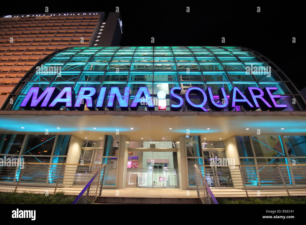 Singapore shopping marina square hires stock photography and images