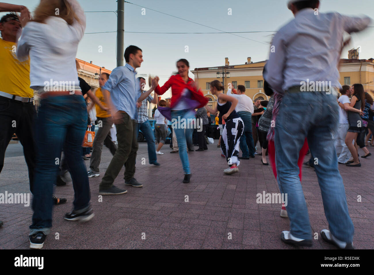 Russia, Saint Petersburg, Vasilevsky Island, Birzhevaya Square, Salsa dancing on The Strelka, White Nights festival Stock Photo