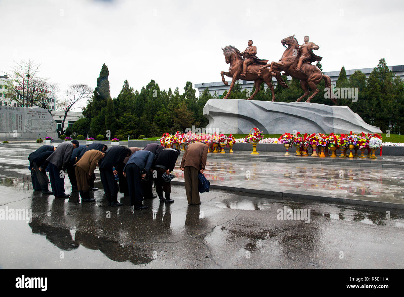 Democratic Peoples's Republic of Korea (DPRK), North Korea, Pyongyang, Statues of the Great Leaders Kim Il Sung and Kim Jong Il Stock Photo