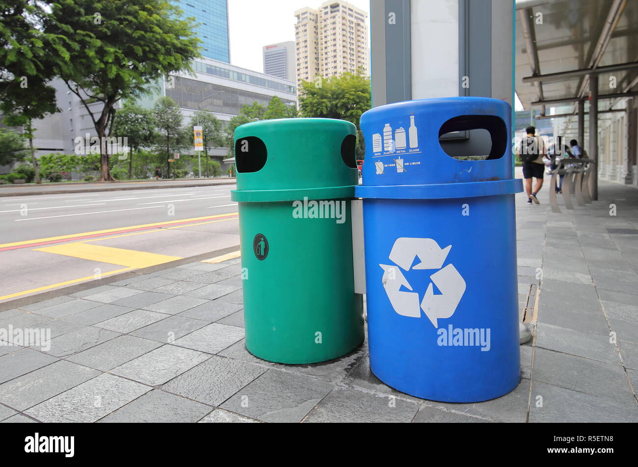 Rubbish bin Singapore Stock Photo Alamy
