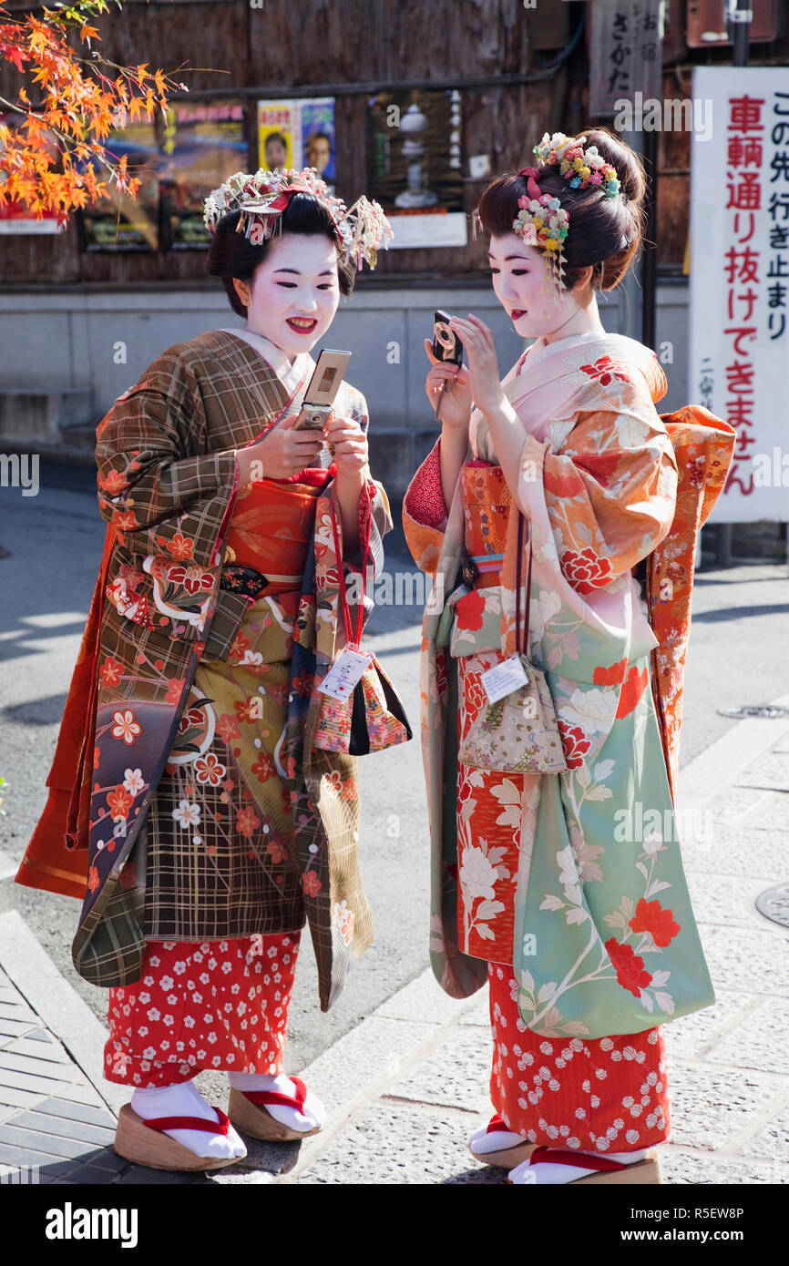 Japan, Kyoto, Higashiyama, Maiko(Apprentice Geisha) Dressed in Kimono Stock  Photo - Alamy