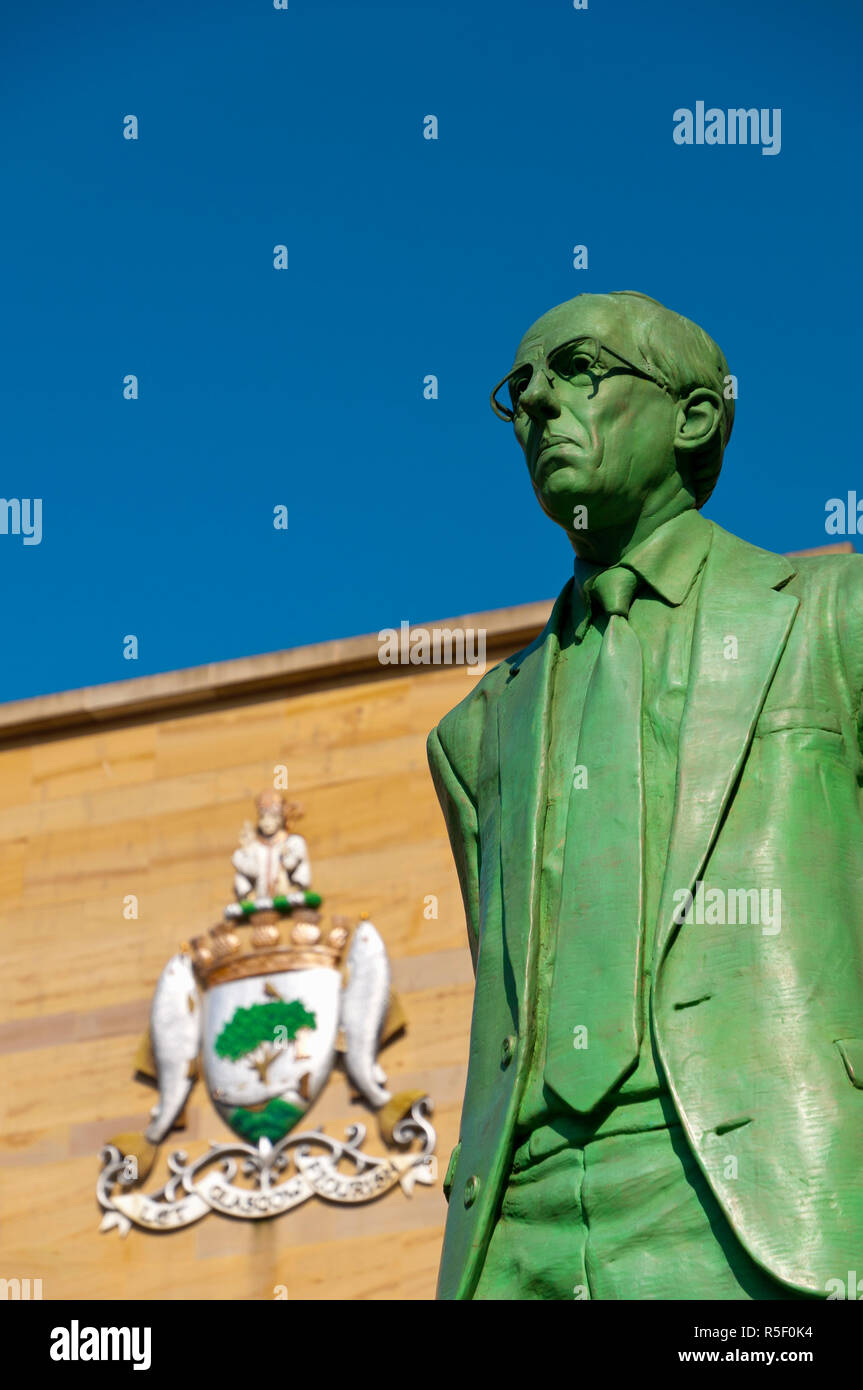 UK, Scotland, Glasgow, Sauchiehall Street, Statue of Donald Dewar outside Glasgow Royal Concert Hall Stock Photo