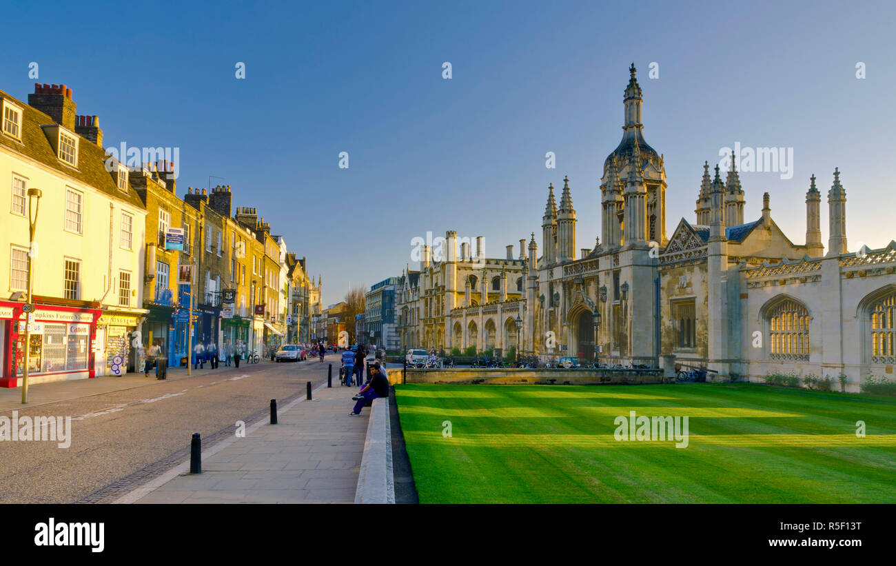 UK, England, Cambridge, King's Parade and King's College on right Stock Photo