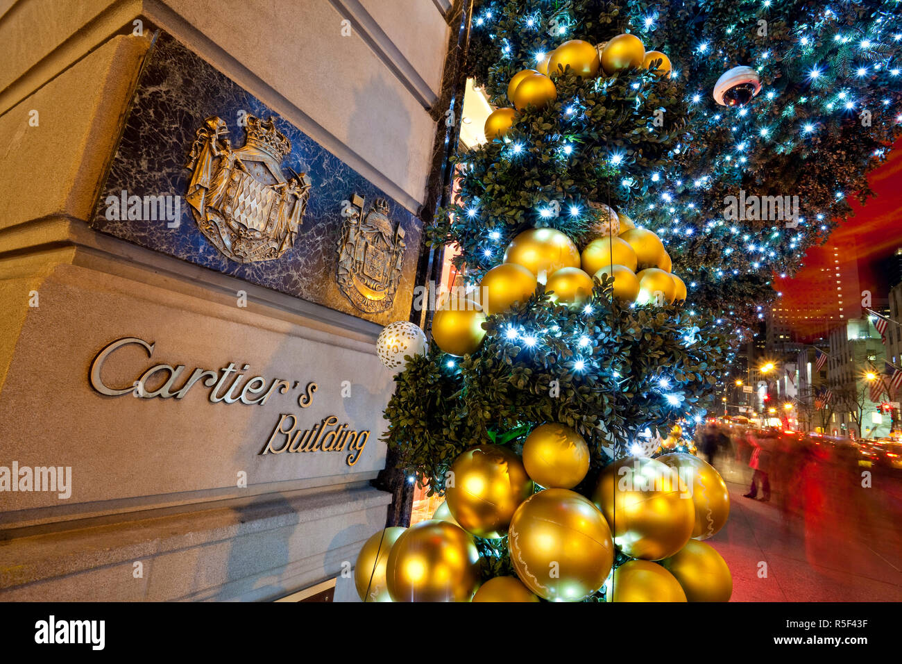 Cartier Jewelry Store Interior during the Holiday Season, Midtown  Manhattan, NYC Stock Photo - Alamy