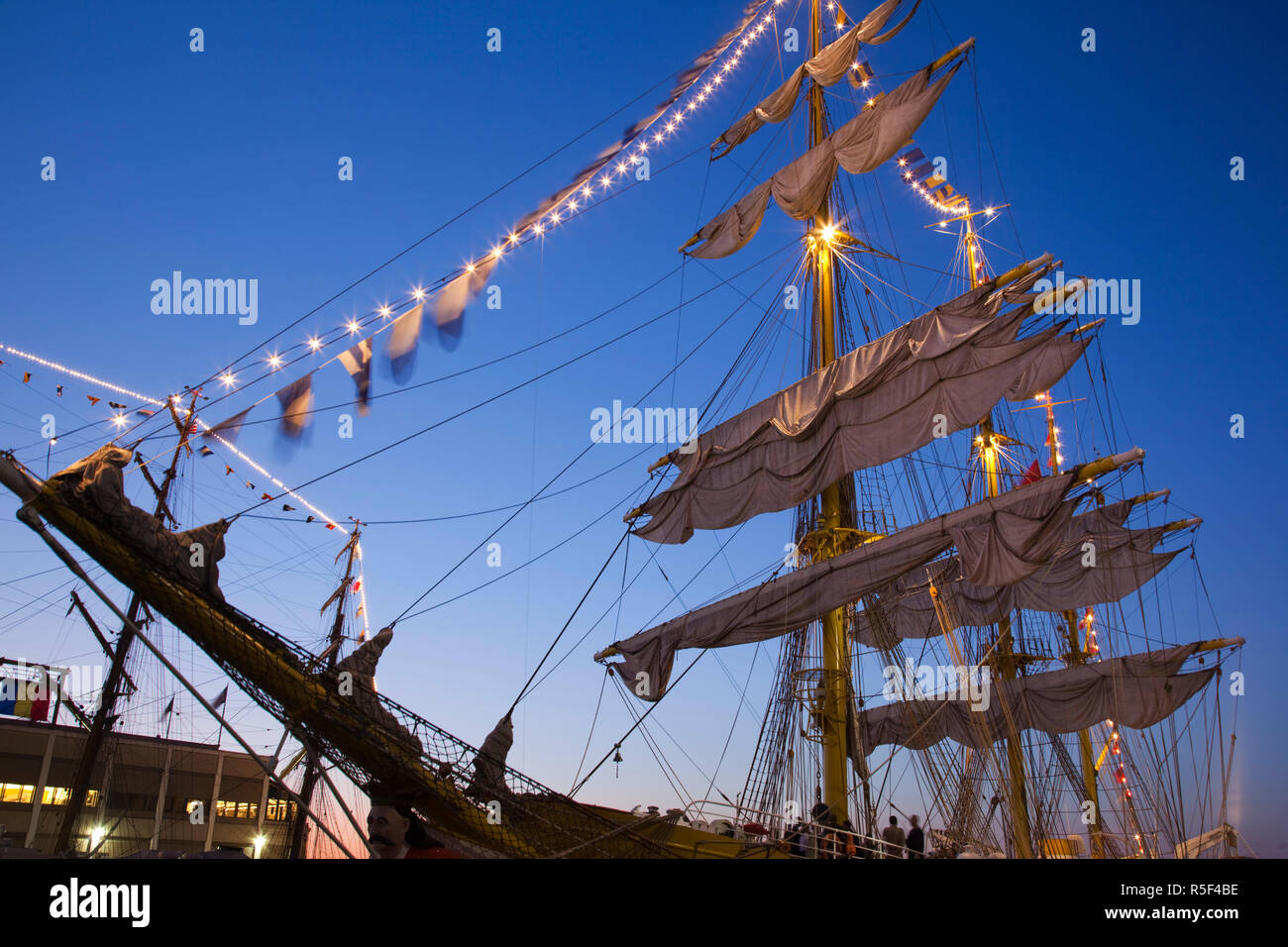 USA,Massachusetts, Boston, Sail Boston Tall Ships Festival, Portuguese tall ship Sagres II, masts Stock Photo