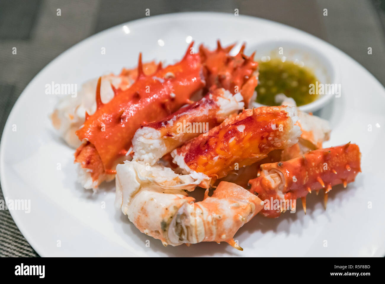 alaskan king crab meat Stock Photo Alamy
