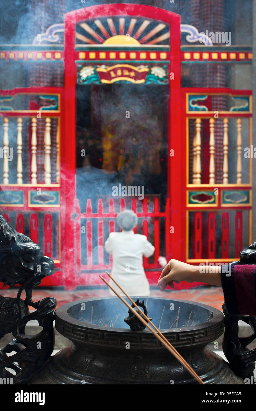 Incense smoke taiwan hi-res stock photography and images - Alamy