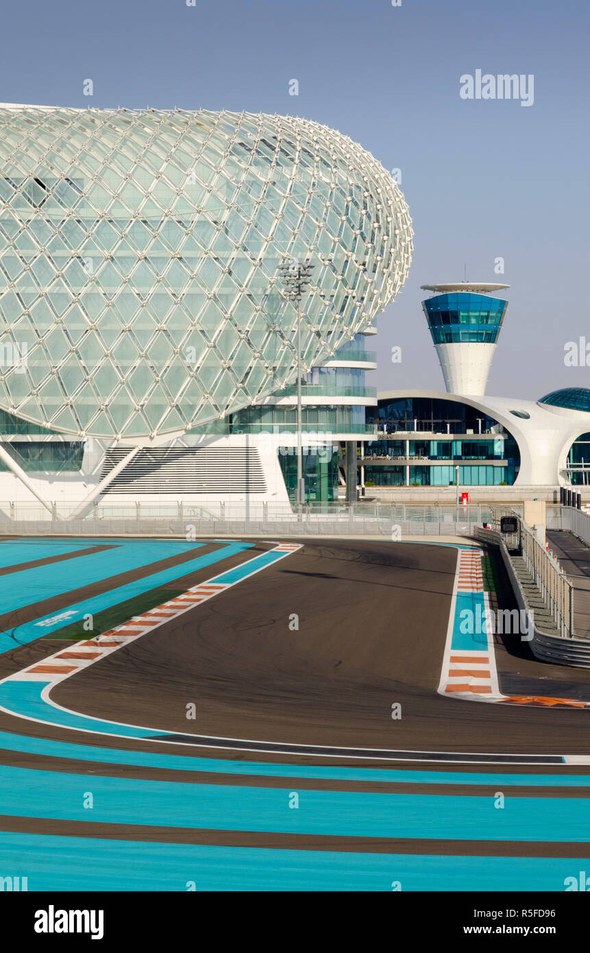 United Arab Emirates, Abu Dhabi, Yas Island, The Yas Hotel and Yas Marina Grand Prix Motor Racing Circuit Stock Photo