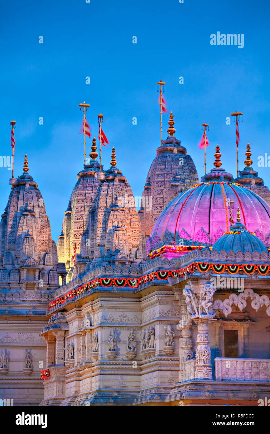 England, London, Neasden, Shri Swaminarayan Mandir Temple illuminated for Hindu Festival of Diwali Stock Photo