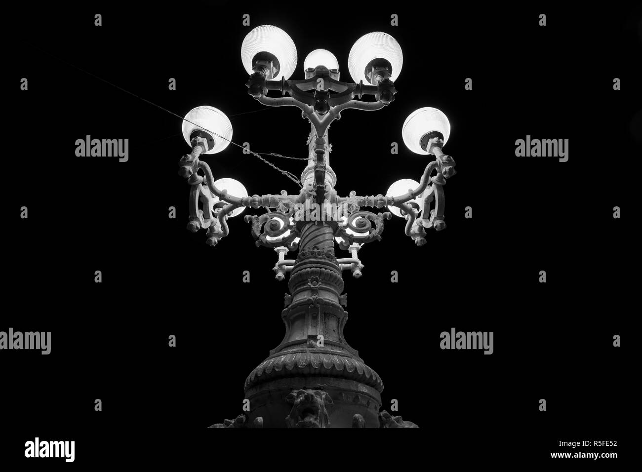 Lamp post in the dark Stock Photo Alamy