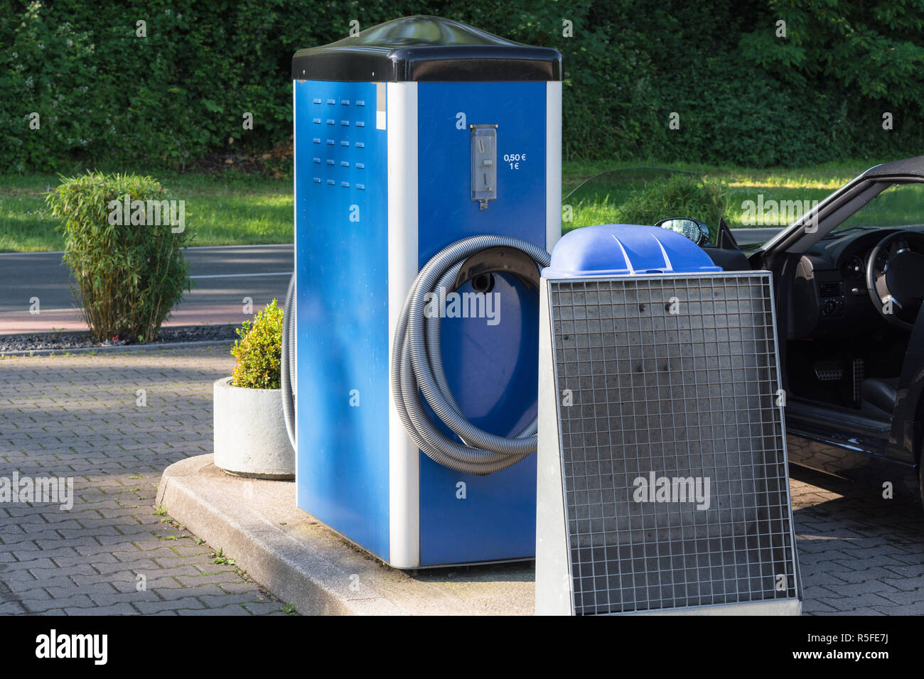 modern car cleaning selfservice Stock Photo Alamy