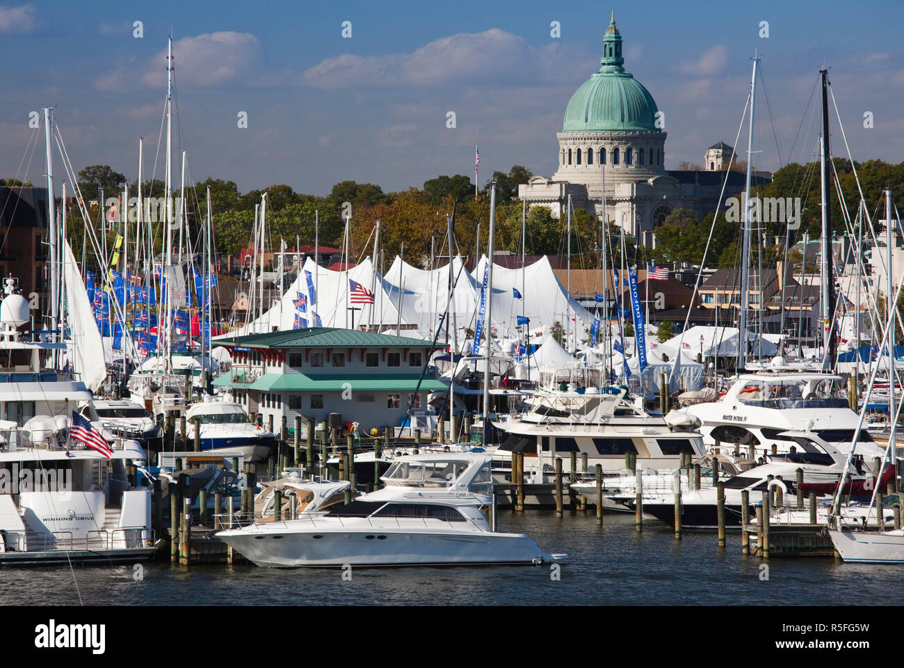USA, Maryland, Annapolis, yacht marina and US Naval Academy view from