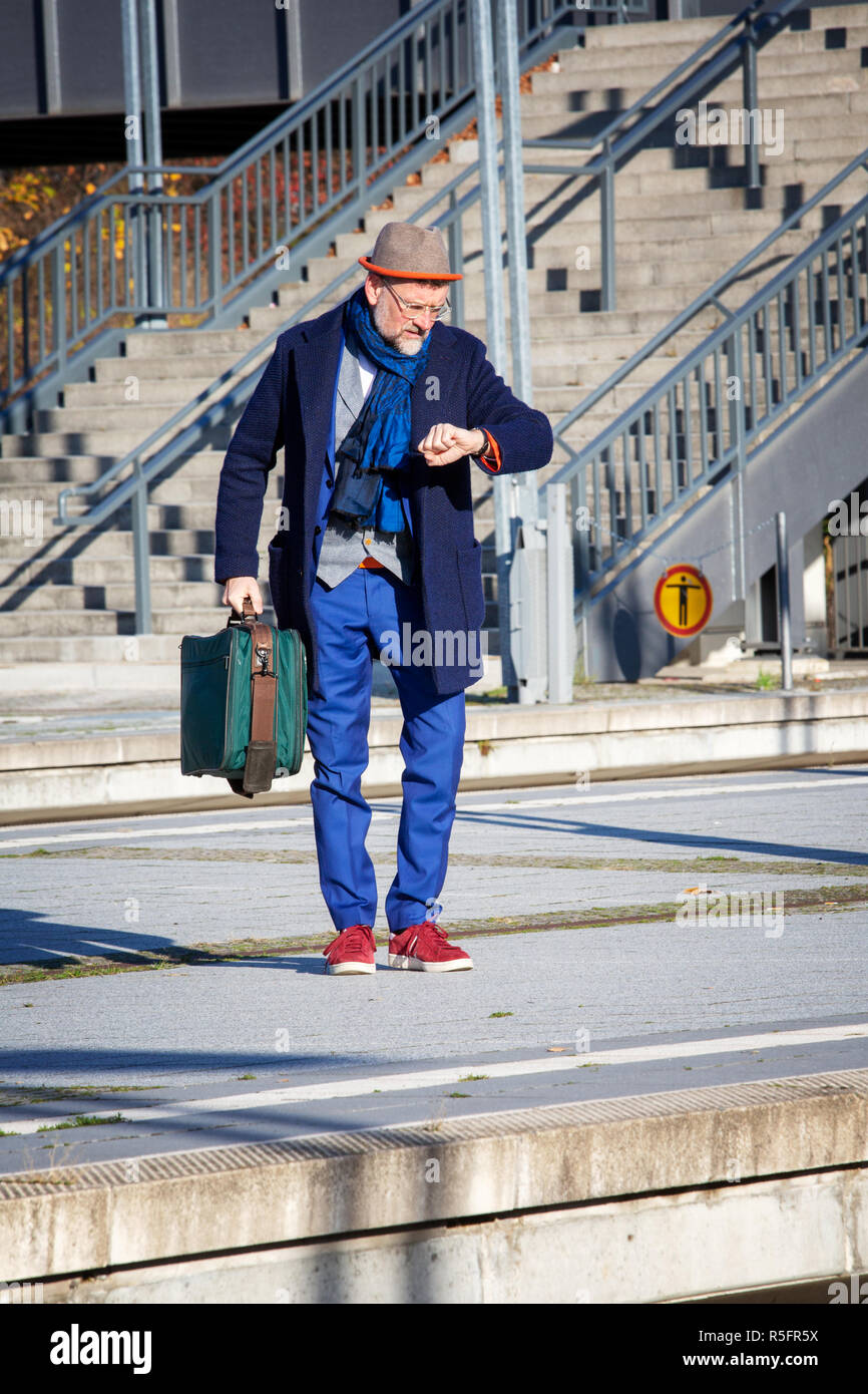 Angry train platform hi-res stock photography and images - Alamy