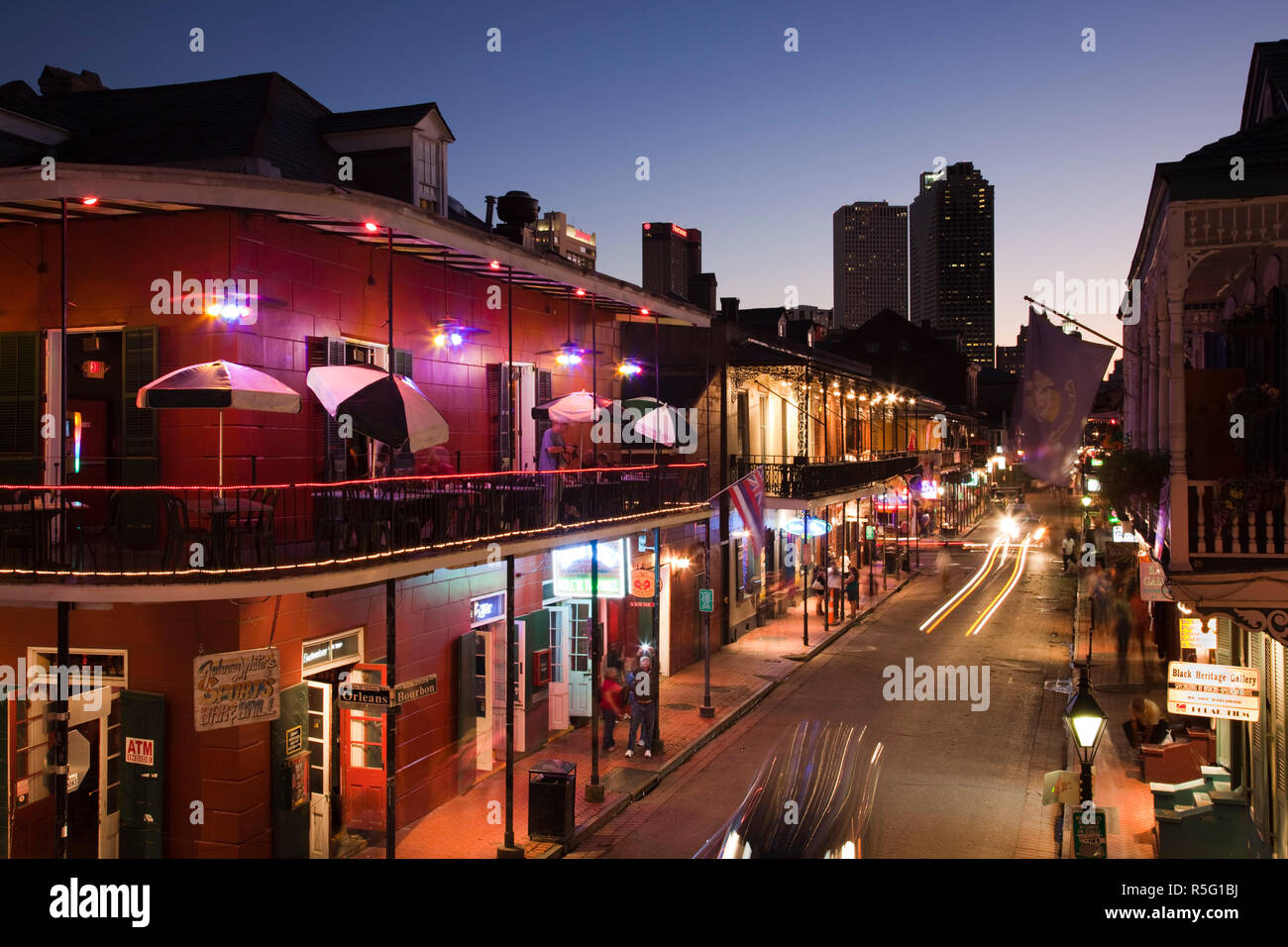usa-louisiana-new-orleans-french-quarter-bourbon-street-and-city