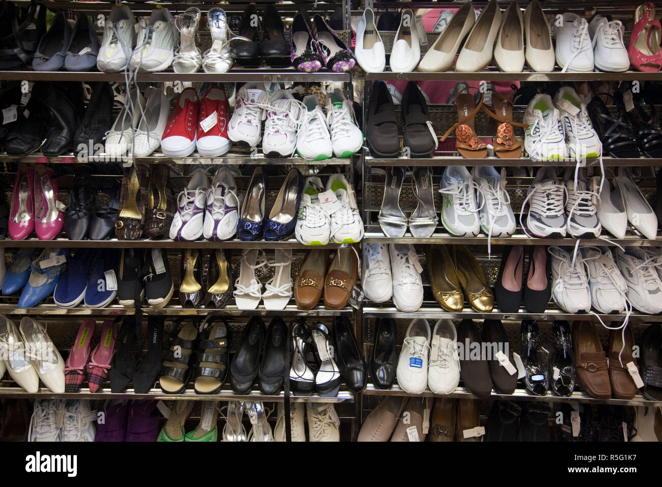 Airline Unclaimed Baggage Store 2024 favors