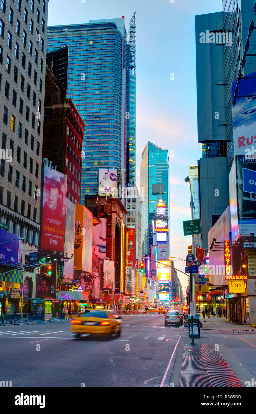 Seventh avenue new york city new york usa hi-res stock photography and images - Alamy
