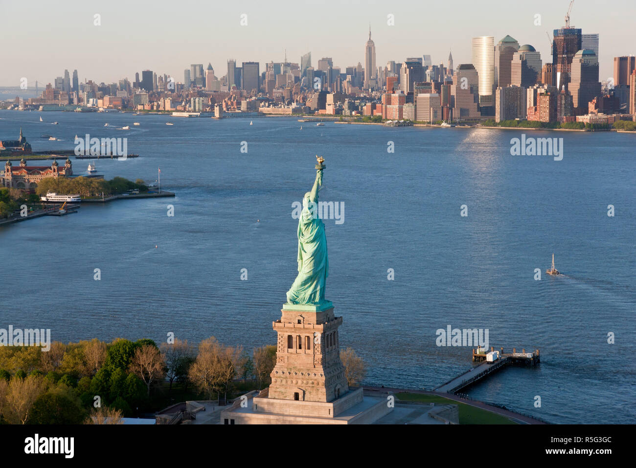 Statue of Liberty (Hudson River, Ellis Island and Manhattan behind