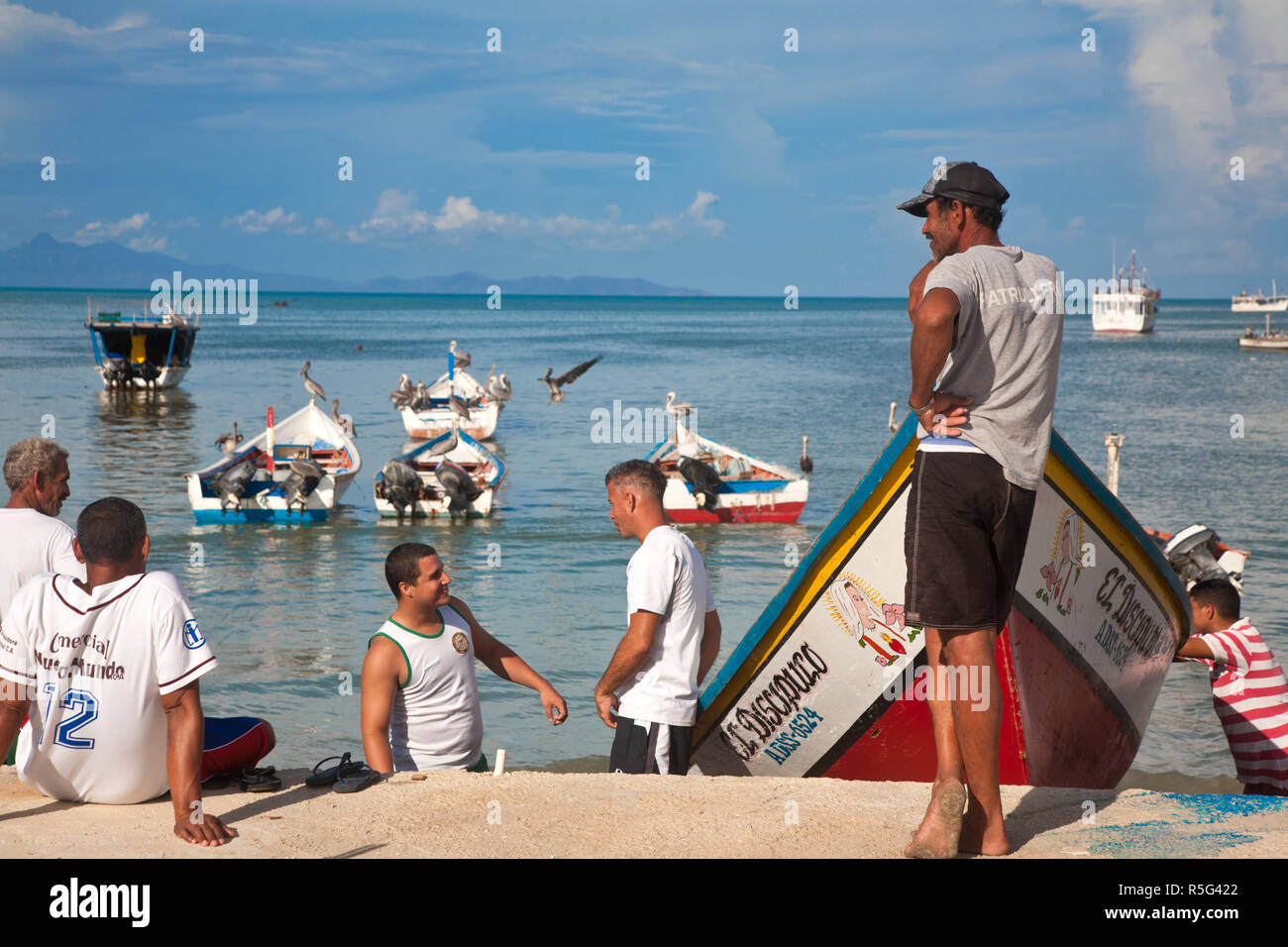 Venezuela, Nueva Esparta, Isla FDe Margarita - Margarita Island, Juangriego,  Juangriego harbour, Fishemen Stock Photo