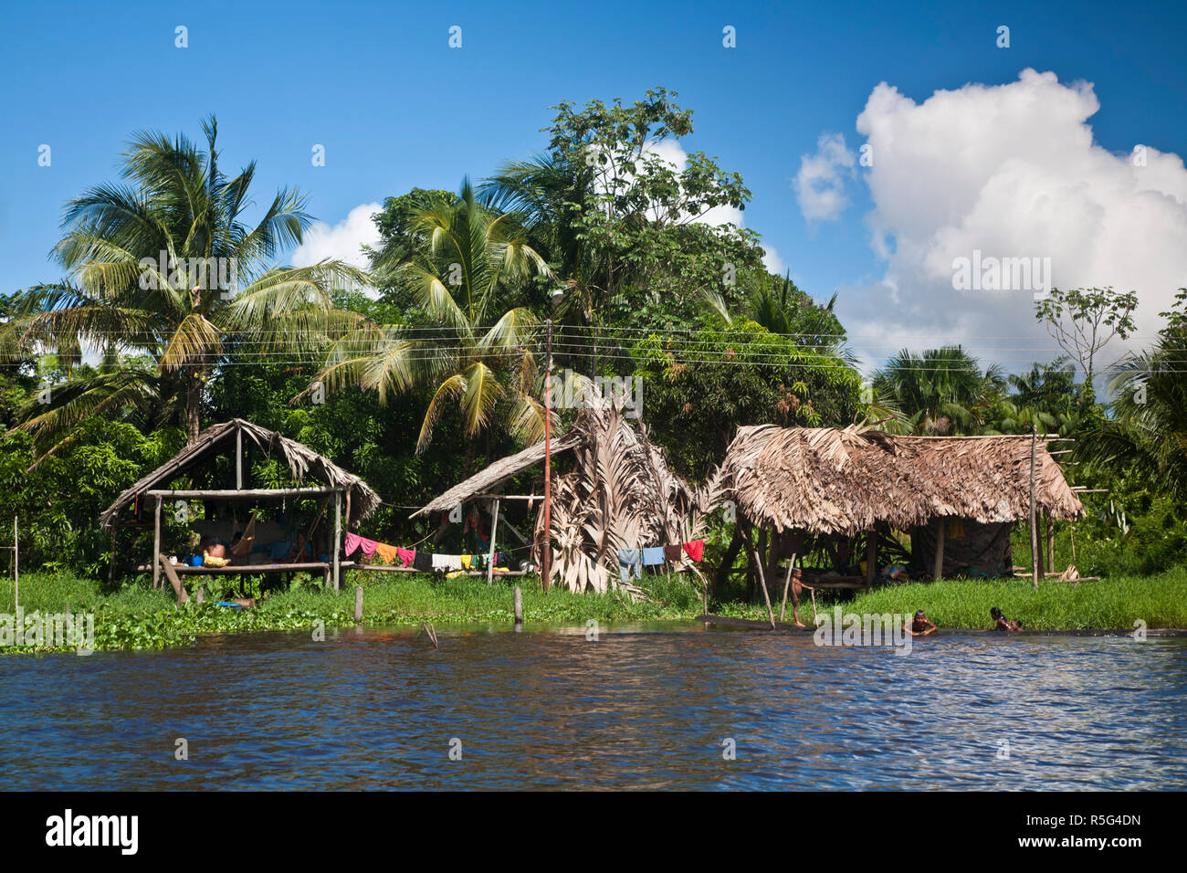 Venezuela, Delta Amacuro, Orinoco Delta, Warao Indian hatched-roof huts built upon stilts Stock Photo