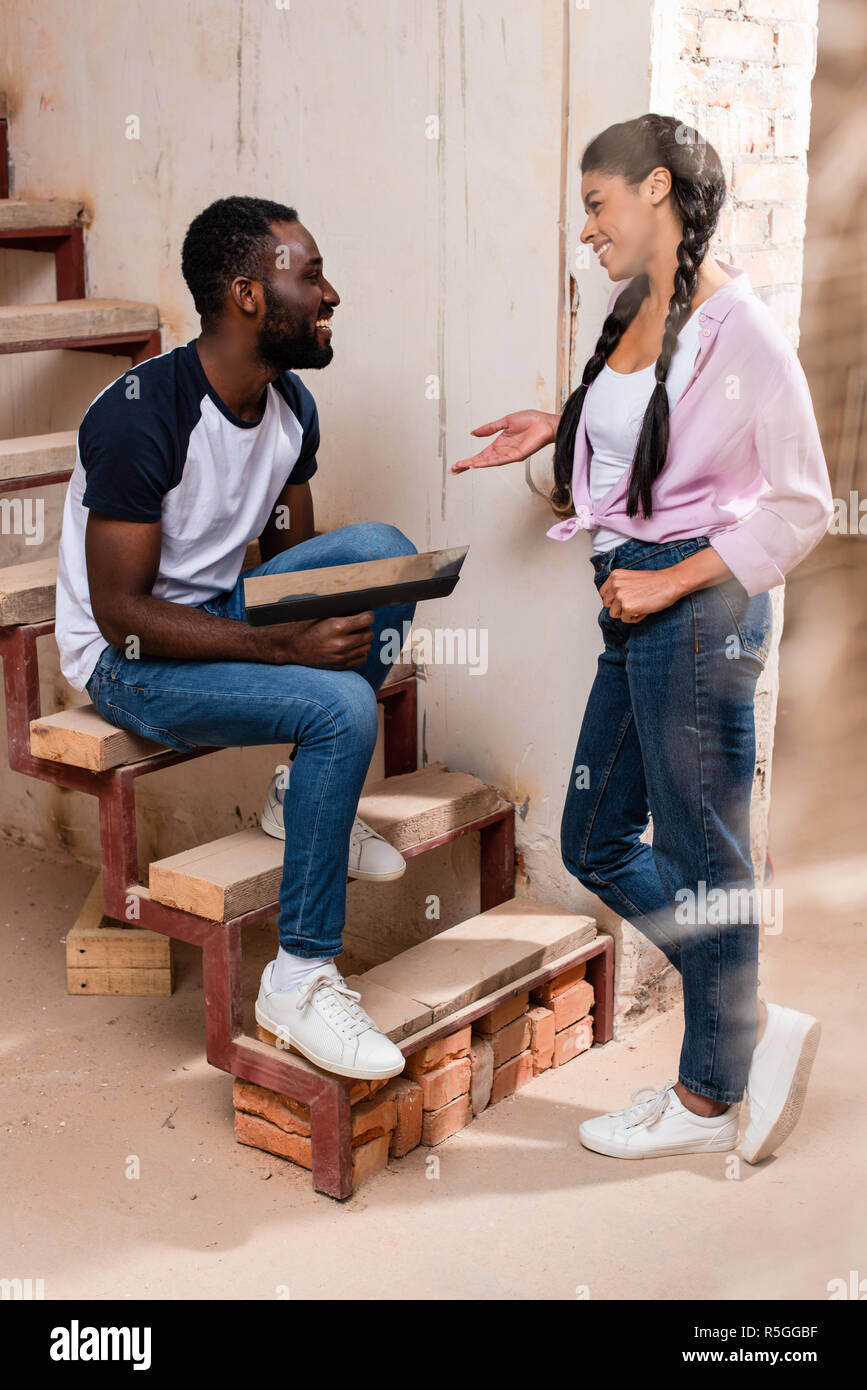 Young black couple chatting hi-res stock photography and images - Alamy