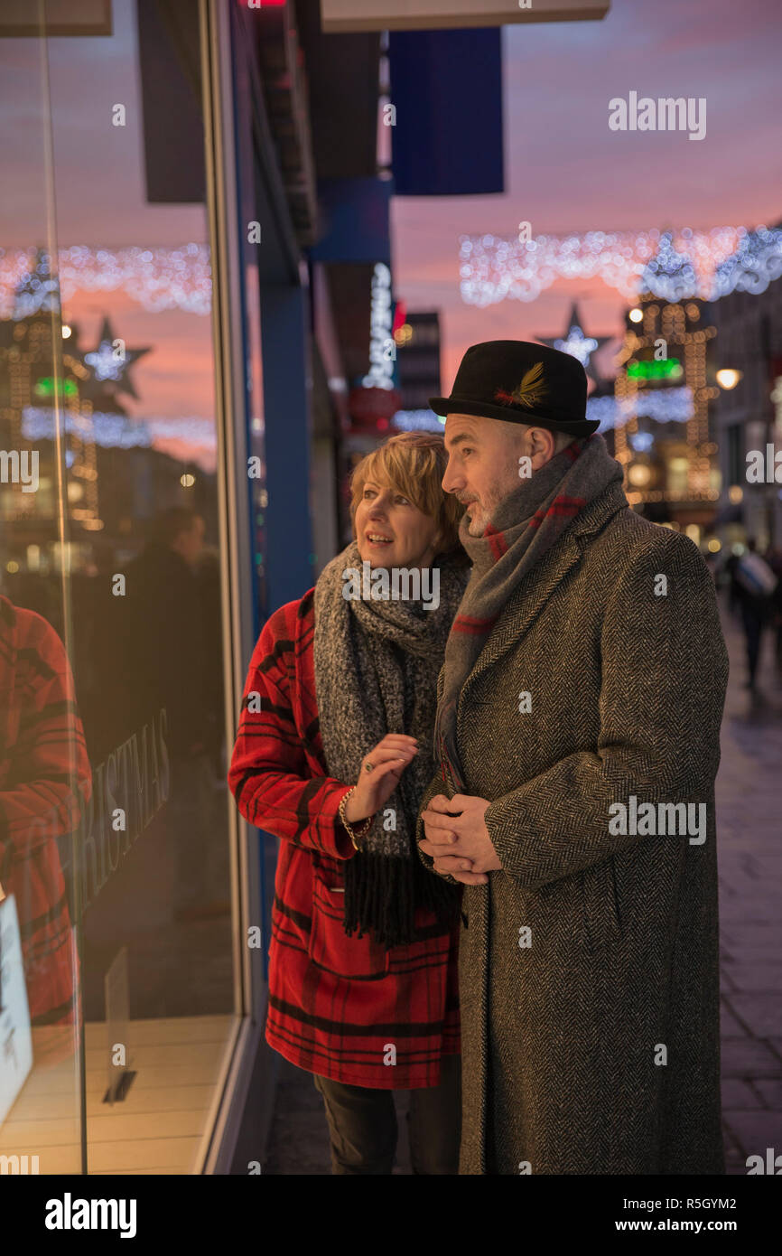 Last Minute Christmas Shopping Stock Photo - Alamy