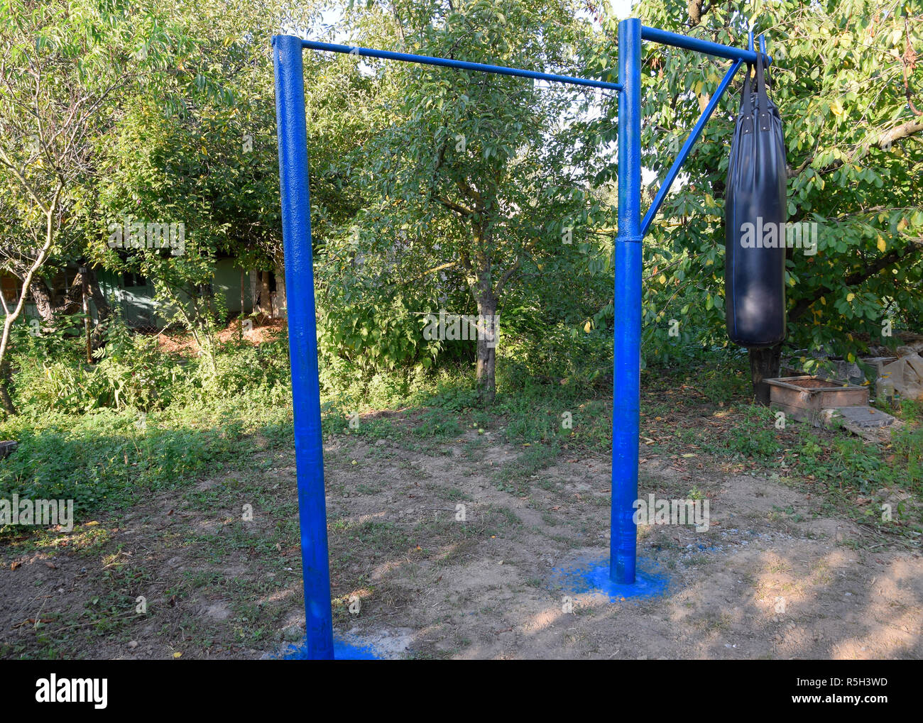 outdoor boxing stand