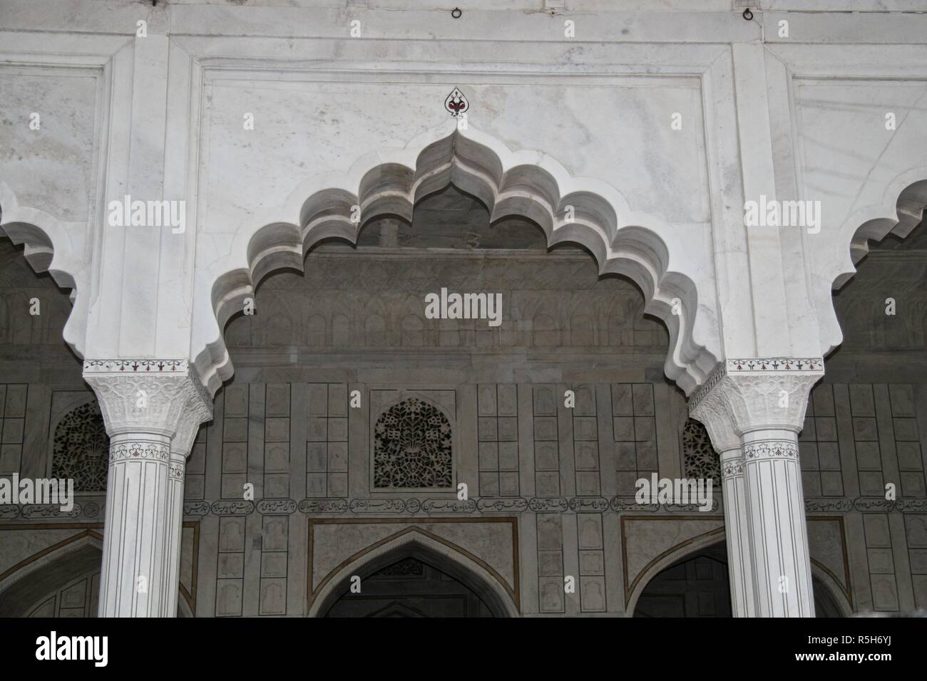 India architecture scalloped arches hi-res stock photography and images
