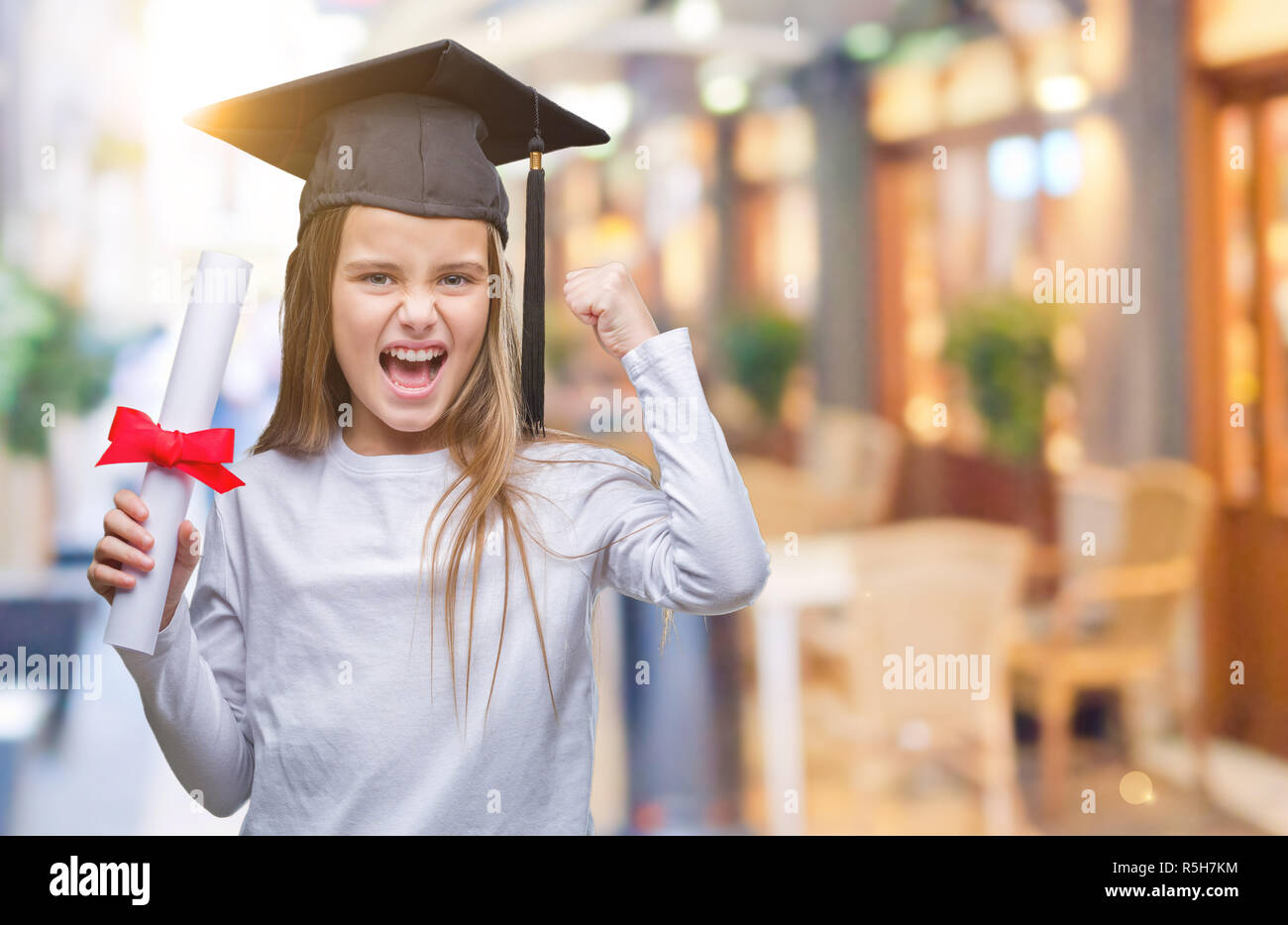 Page 25 - Girl Holding Degree High Resolution Stock Photography and Images  - Alamy