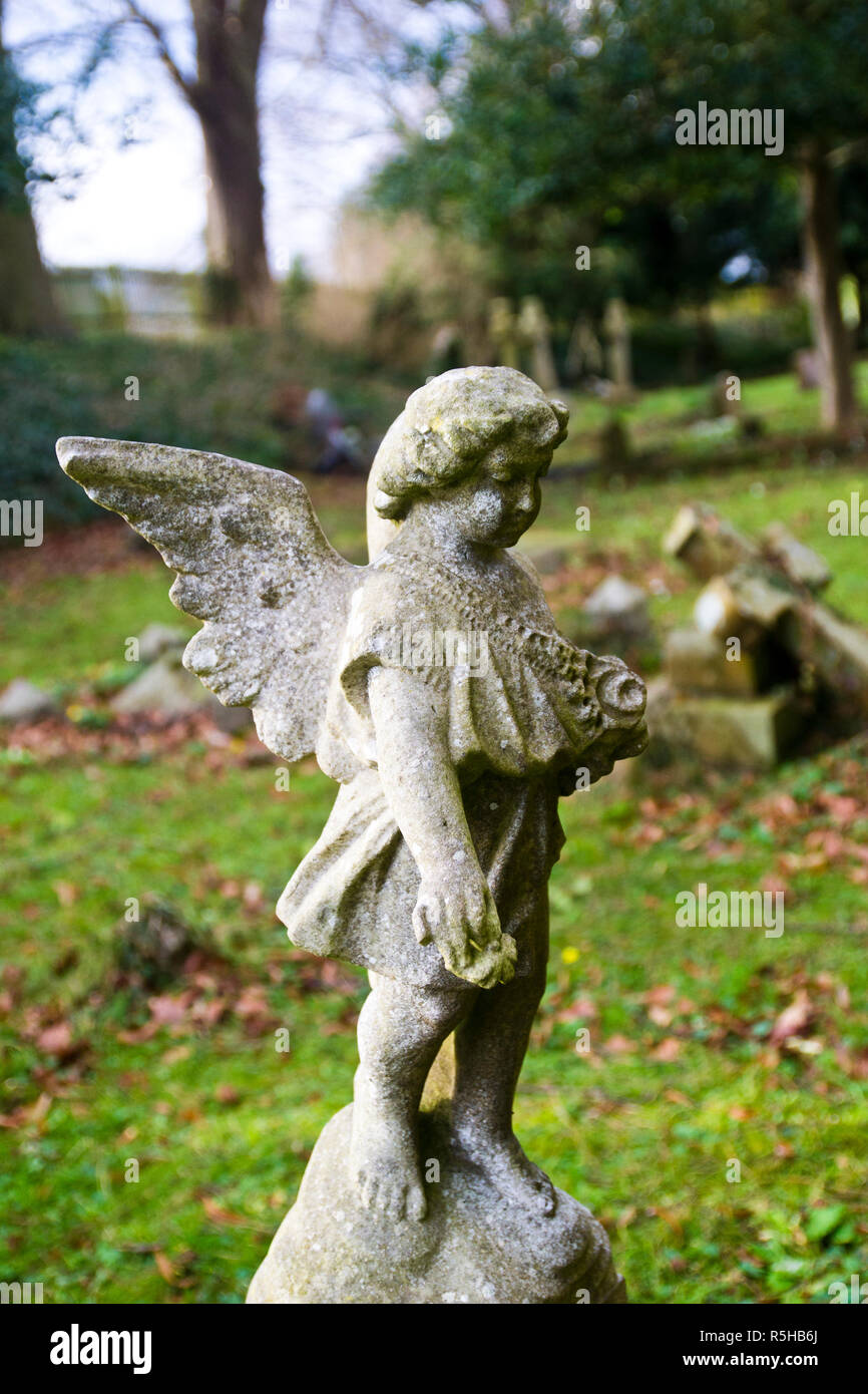 Angel statue in St Mary's graveyard, Princes Risborough, Buckinghamshire, Chilterns, UK Stock Photo