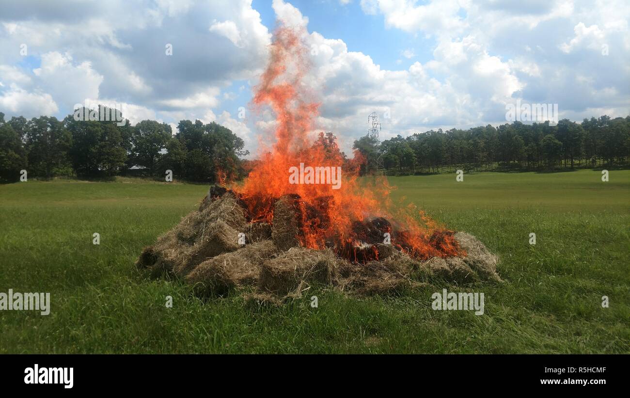 Hay Burning High Resolution Stock Photography and Images Alamy