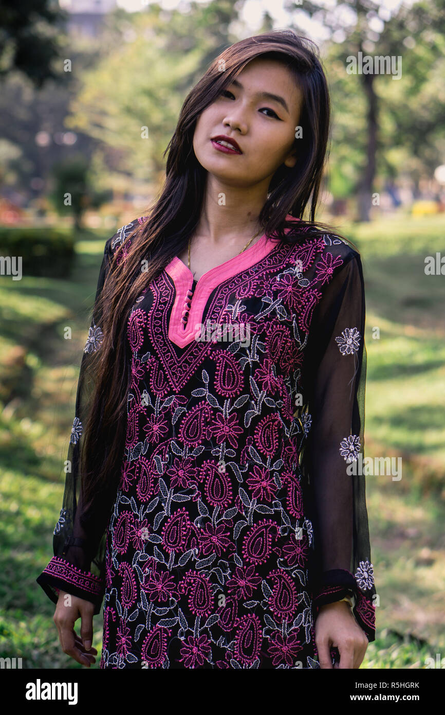 Beautiful Girl photo poses in long kurti / long churidar 😍❤️| long kurti  dress photo poses | siri m - YouTube