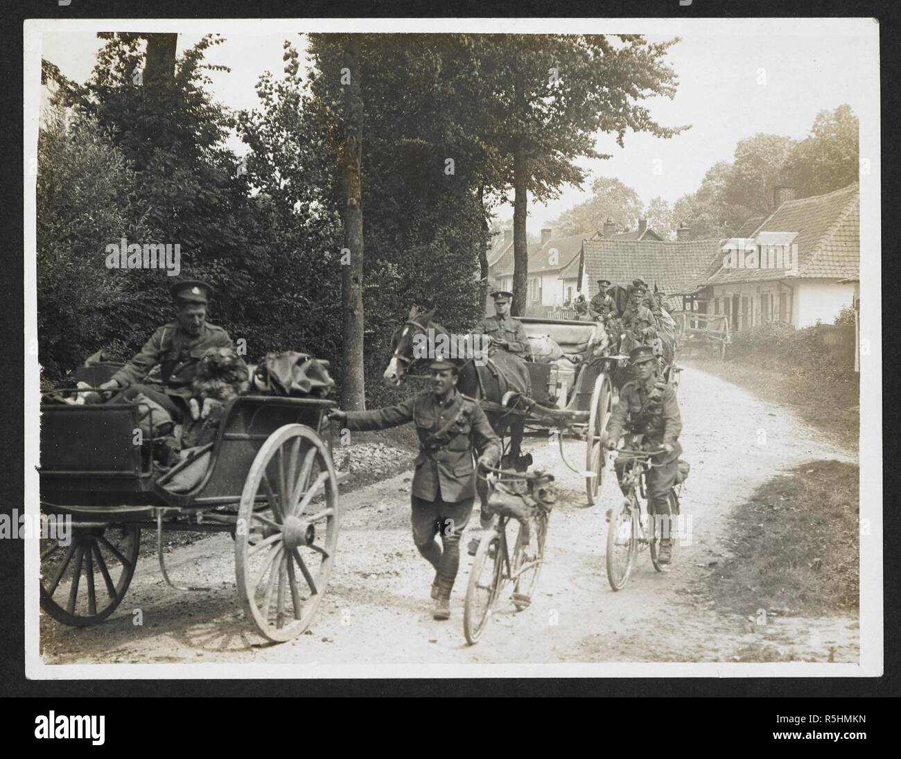 Mess carts of a cavalry brigade on march [Crecqy, France]. 19th Lancers (Sialkot Cavalry Brigade) on the move. 2 August 1915. Record of the Indian Army in Europe during the First World War. 20th century, 1915. Gelatin silver prints. Source: Photo 24/(215). Author: Girdwood, H. D. Stock Photo