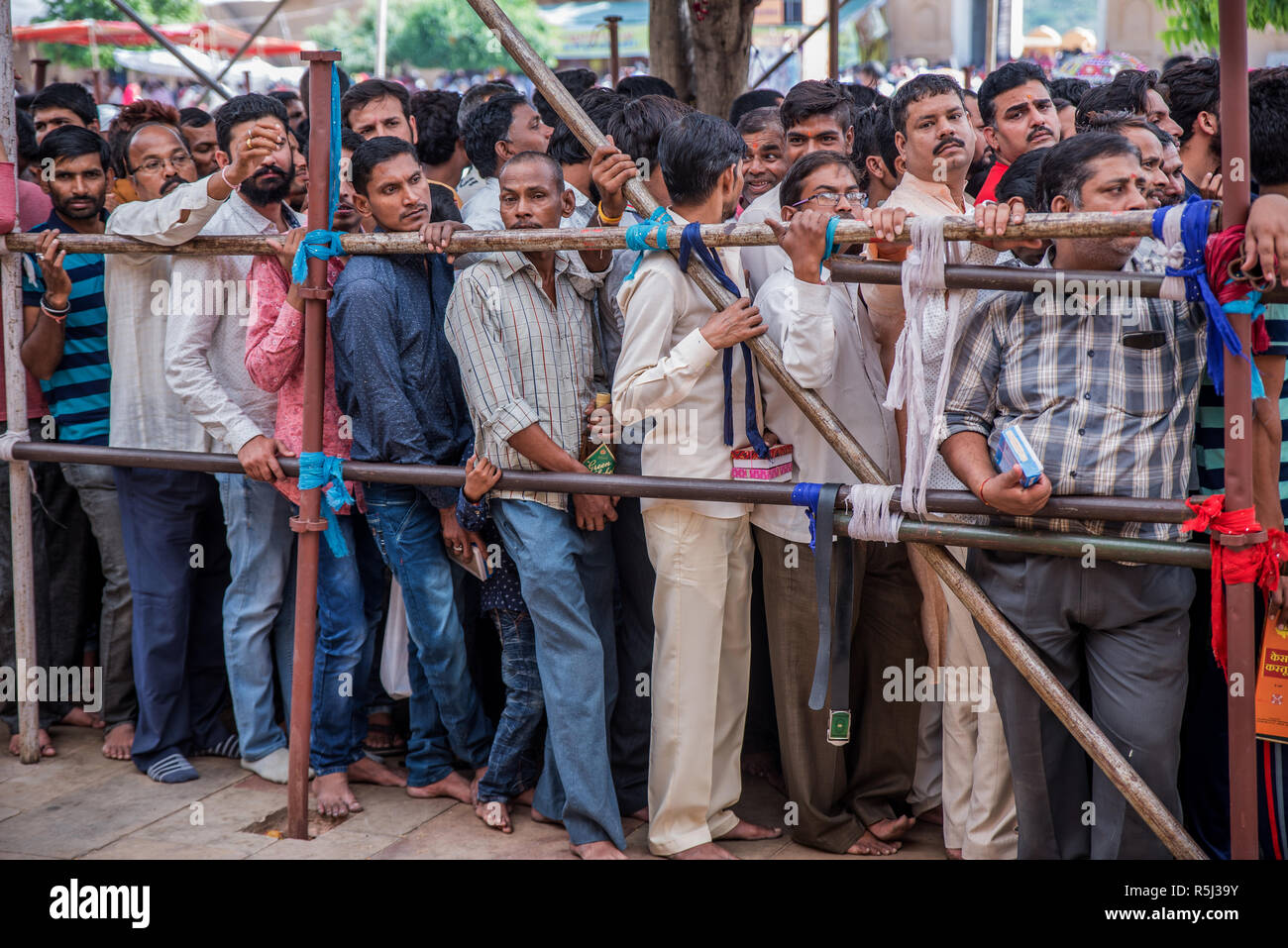 Crowd of men queuing at Amber Fort, Amer, Rajasthan, India Stock Photo ...