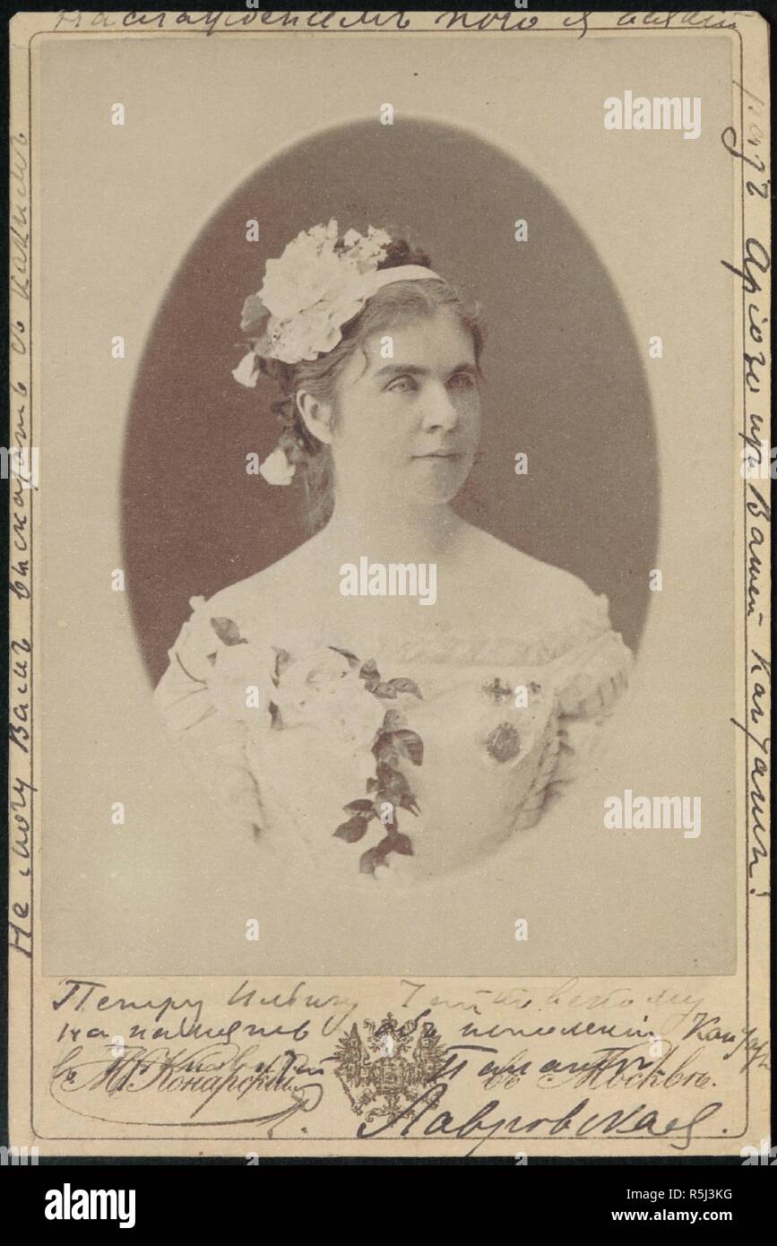 Va u sekin uning hol pubis uning jinsiy olatni kiritdi