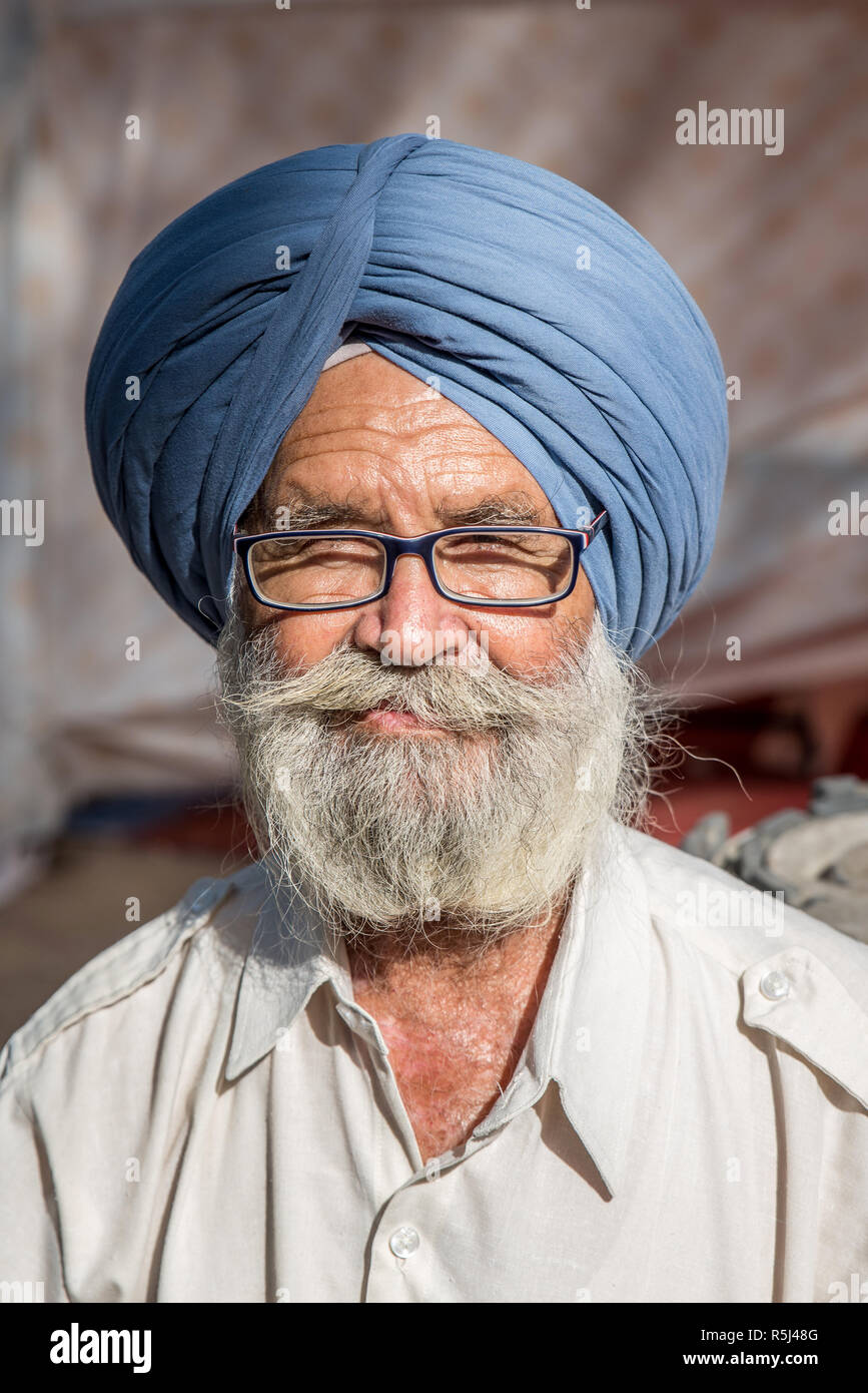 Old indian man with white beard hi-res stock photography and images - Alamy