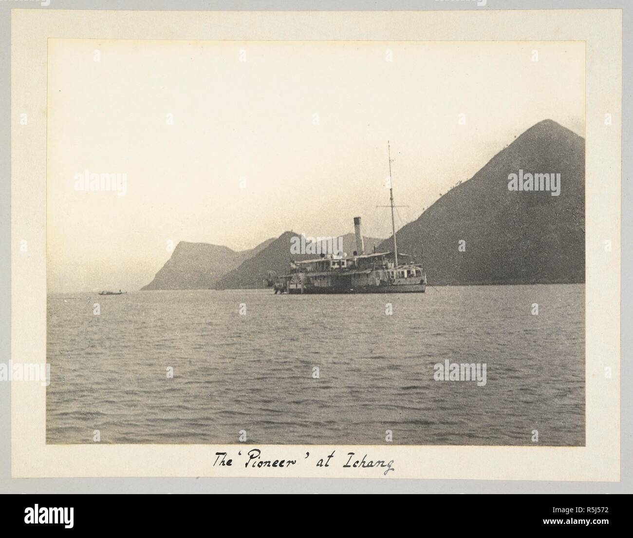 The 'Pioneer' at Ichang. The paddle steamer Pioneer at anchor on the Yangtze (Jinsha Jiang). (Zetland Collection). Oct. 1906. Photograph. Source: Photo 364/8(10). Author: Zetland, 2nd Marquess of. Stock Photo