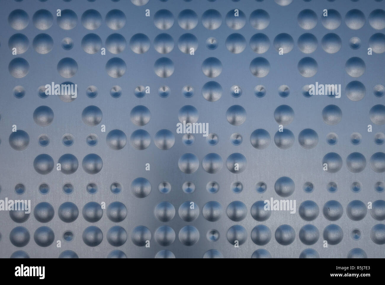 Metal wall cladding hi-res stock photography and images - Alamy