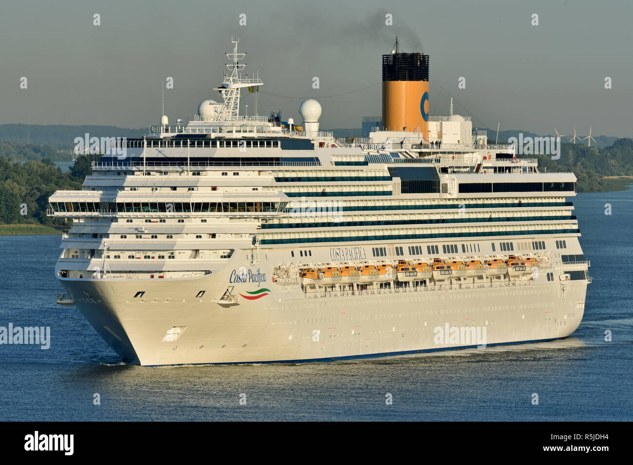 Cruiseship Costa Pacifica arrives at Hamburg Stock Photo