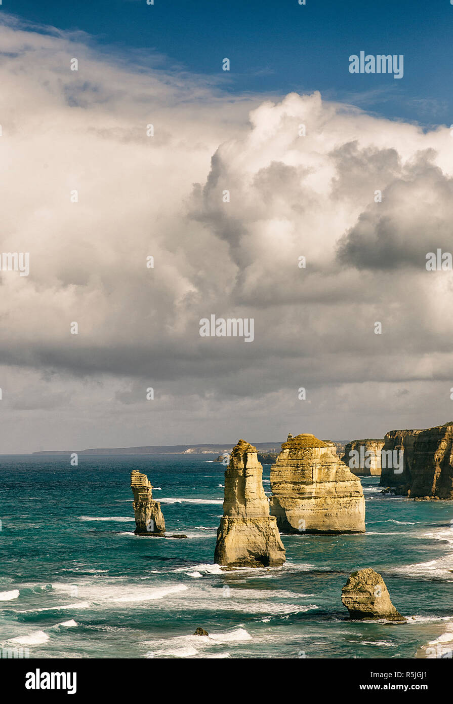 The Twelve Apostles australia Stock Photo Alamy the-twelve-apostles-australia-stock-photo-alamy