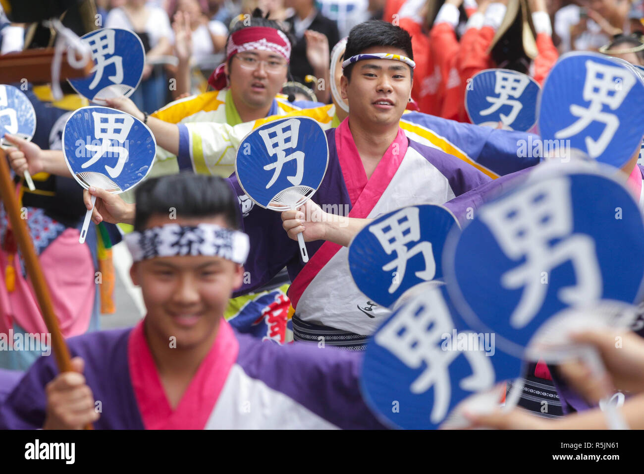 December 1, 2018 - Hundreds of people accompany the celebrations of the 50th Toyo Matsuri or Oriental Festival held in the vicinity of Praça da Liberdade, in the center of SÃ£o Paulo, on Saturday (01). The event is promoted by the Cultural and Assistance Association of Liberty (Acal) with the support of the SÃ£o Paulo City Hall. Shinto Minister Kazuo Osaka attended the opening of the event. Credit: Dario Oliveira/ZUMA Wire/Alamy Live News Stock Photo