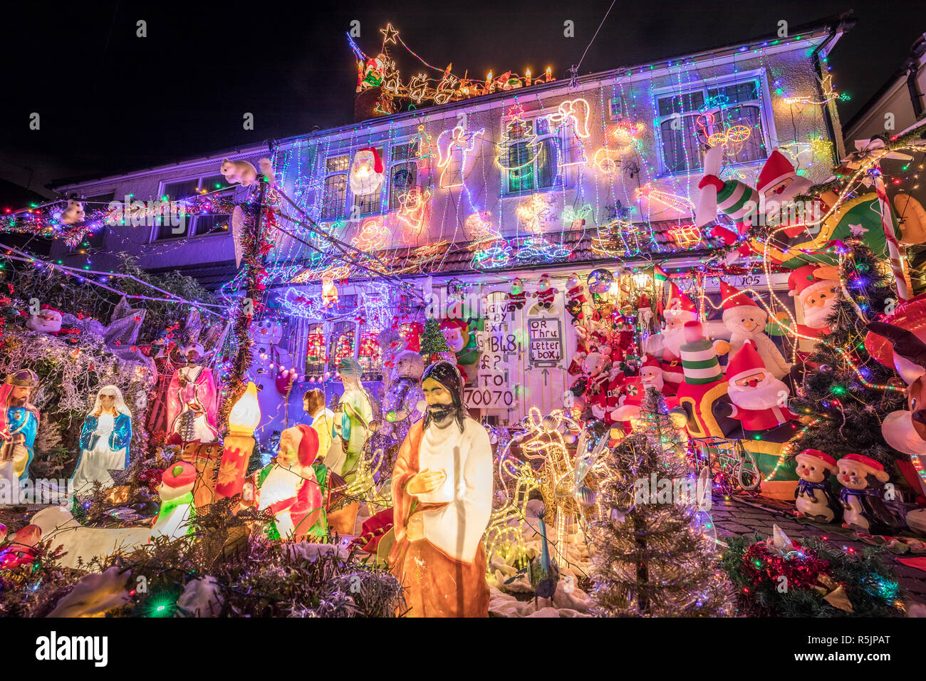 London, UK. 1st Dec, 2018. Striking Christmas house lights display in