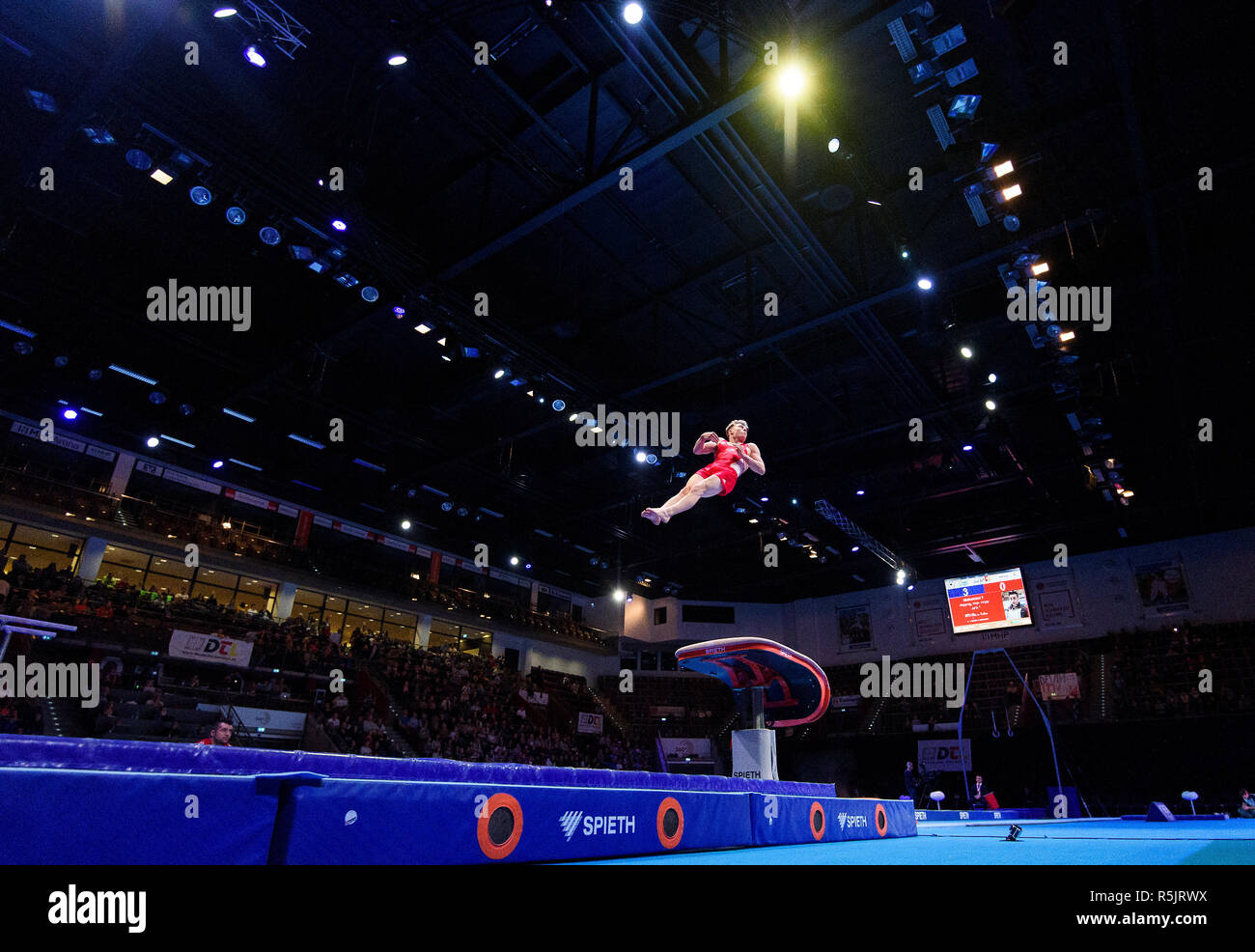 Ludwigsburg, Deutschland. 01st Dec, 2018. Tom Schultze (SC Cottbus) on the jump. GES/Gymnastics/1st Bundesliga: DTL Final, 01.12.2018 - | usage worldwide Credit: dpa/Alamy Live News Stock Photo