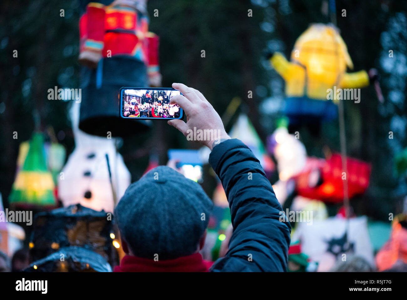Milton Keynes, UK. 1st Dec, 2018. Over 200 lanterns join Stony