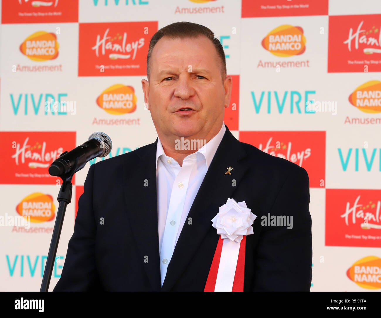 Friday. 30th Nov, 2018. November 30 2018, Yokohama, Japan - British toy store chain Hamleys CEO Ralph Cunningham delivers a speech for the opening of Hamleys' first shop in Japan in Yokohama, suburban Tokyo on Friday, November 30, 2018. London's largest and oldest toy store Hamleys opened a 3,000 square meters large shop in Yokohama's shopping mall World Porters. Credit: Yoshio Tsunoda/AFLO/Alamy Live News Stock Photo